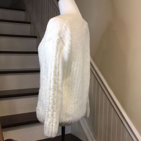 CUPCAKE Ivory Long Sleeve V-Neck Cable Chunky Cable Knit Sweater Sz M NWT - Picture 5 of 13